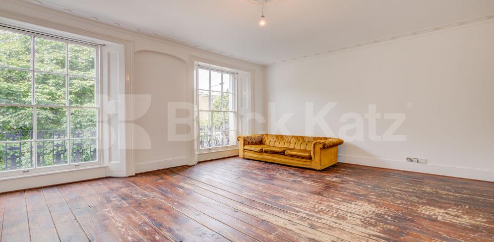 Wonderful spacious split level three bed within a period house in Camden. Camden Street, Camden